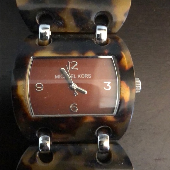 Michael Korea Bracelet Watch - Picture 2 of 4